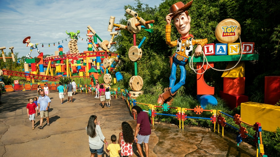 disney world toy story land restaurant